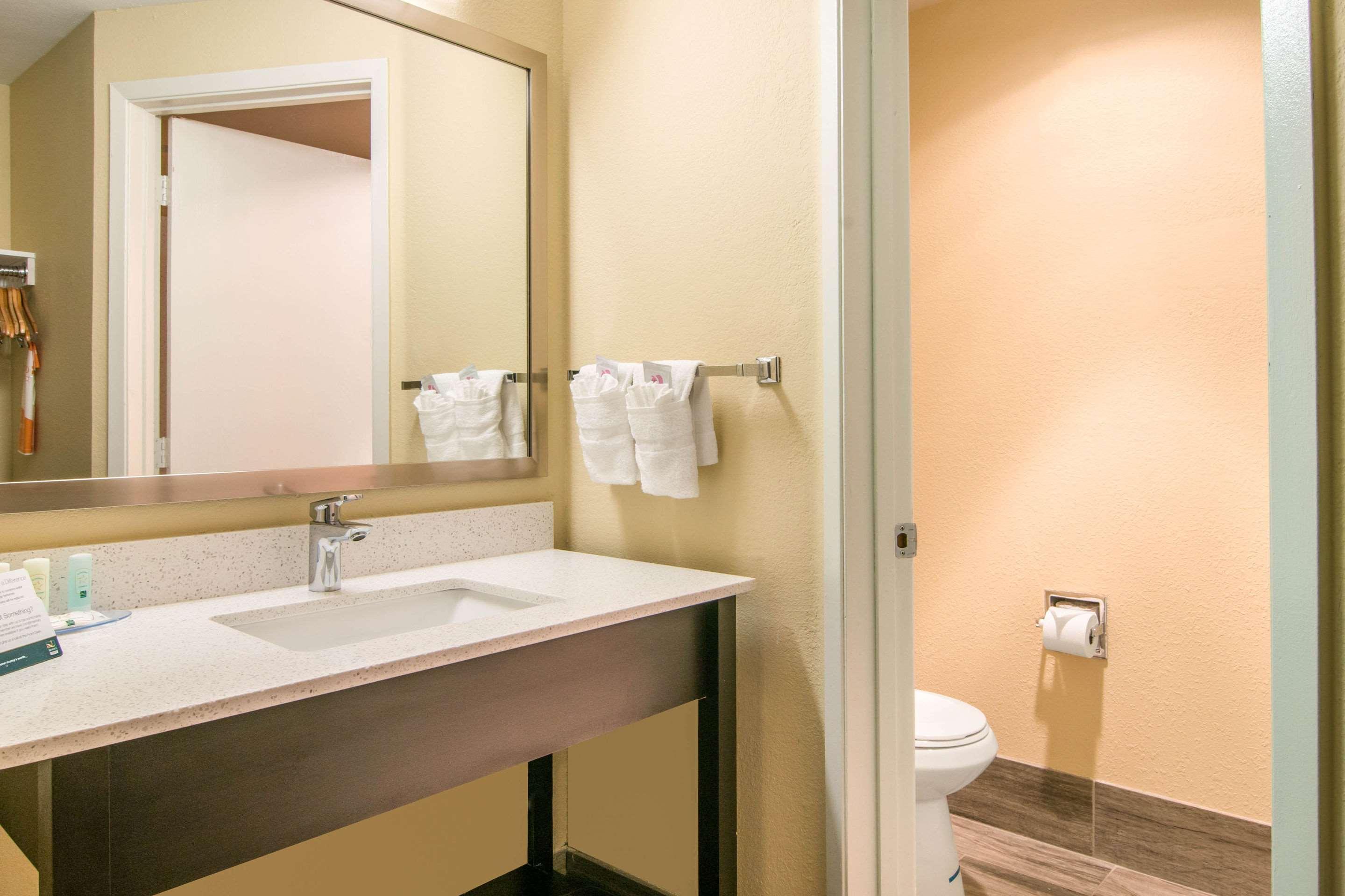 جناح بسريرين كوين، Quality Inn & Suites Albany Corvallis 2/3