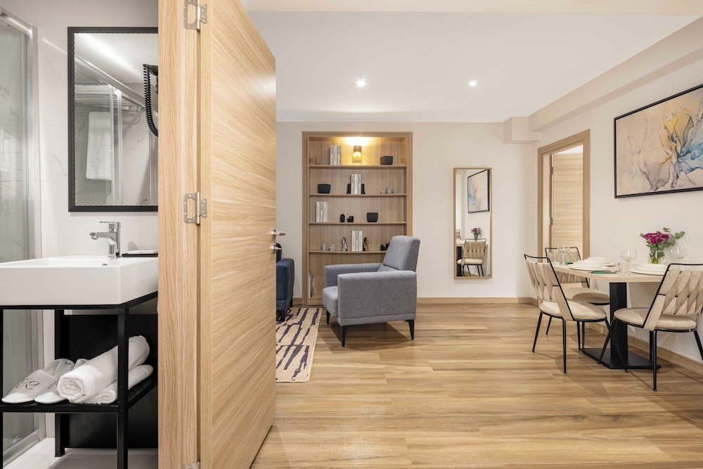 The Capri Hotel Osmanbey 46/60