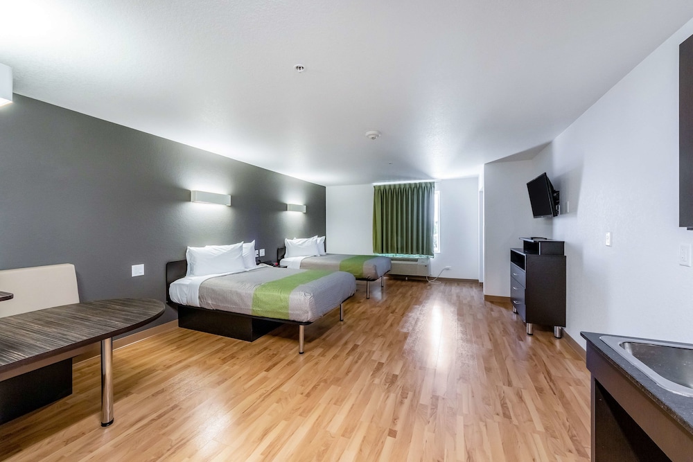 Studio6 San Marcos, TX 40/52