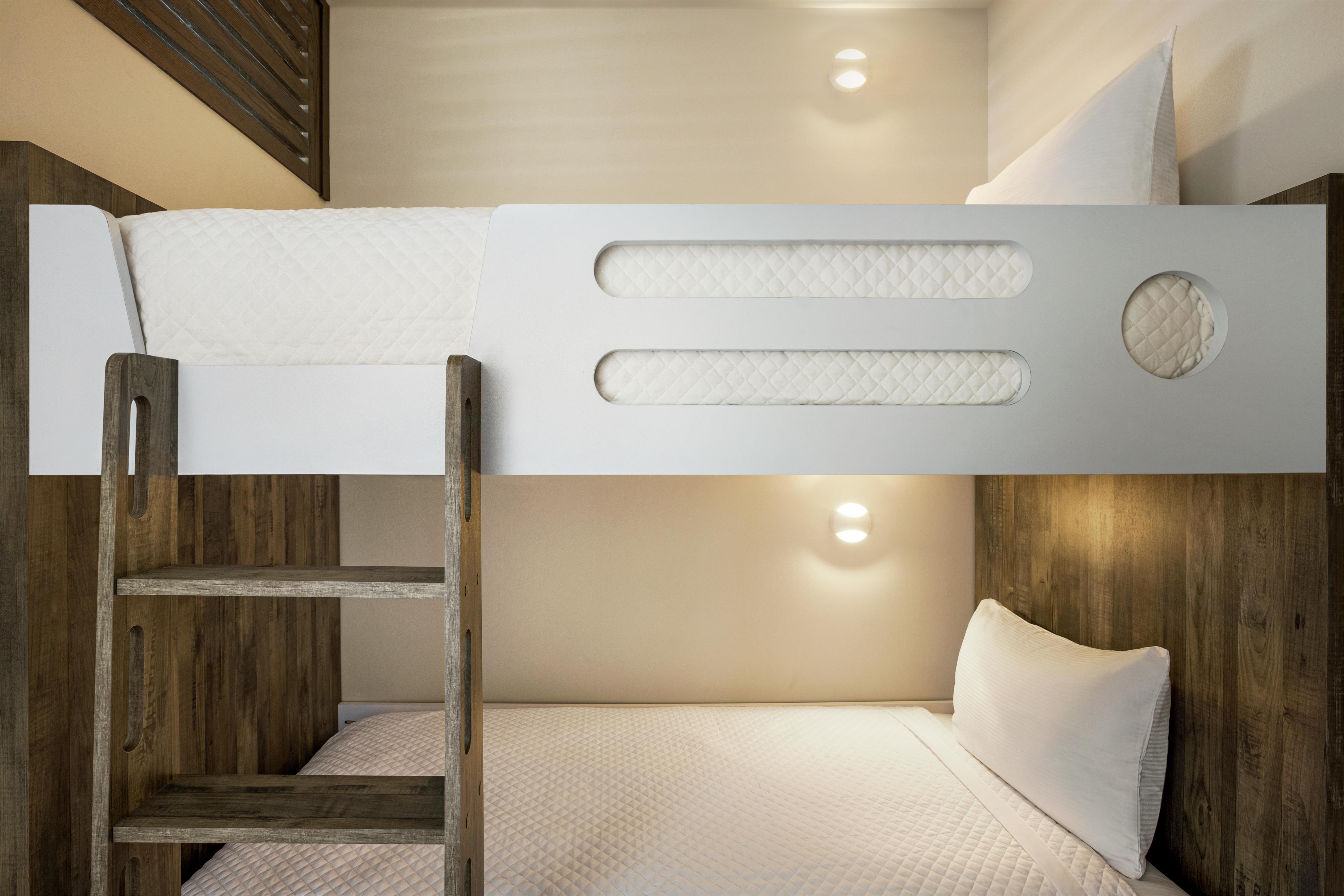 Suite, King Bed, Bunk Beds, Gulf View, Balcony