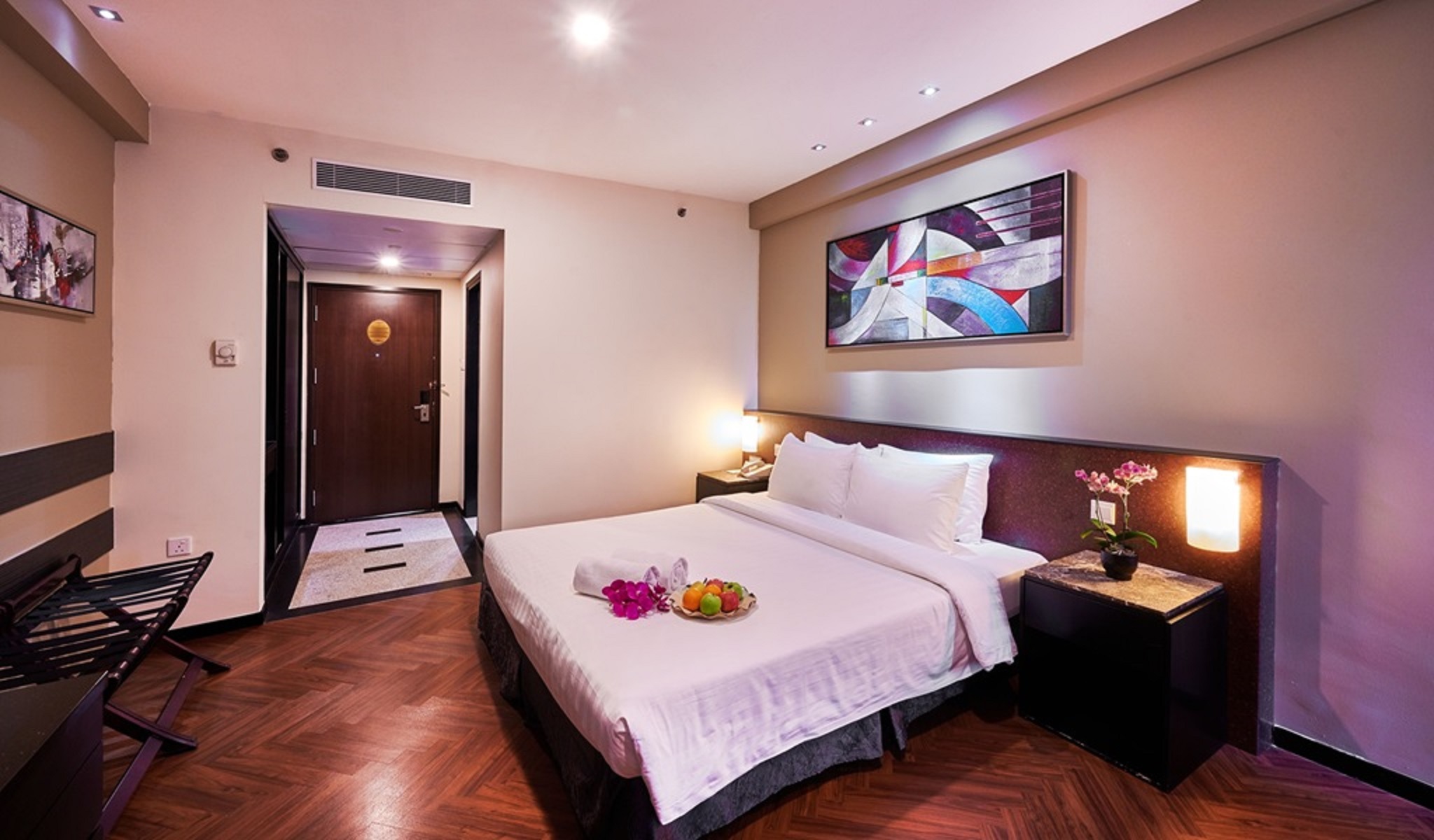 DELUXE DOUBLE ROOM