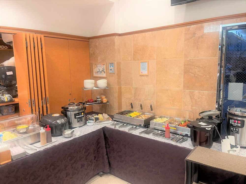 TOYOKO INN OKINAWA NAHA KOKUSAI-DORI MIEBASHI-EKI 63/64