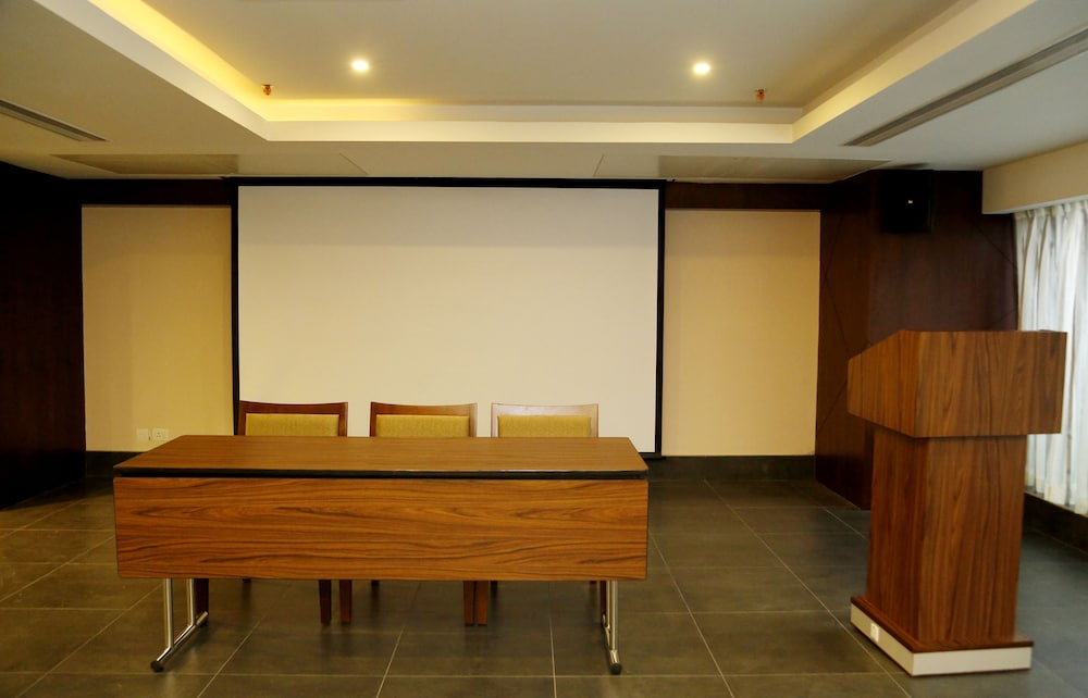 THE RAVIZ CALICUT 7/47