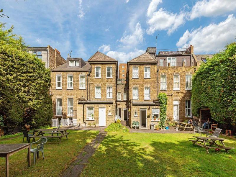 Amhurst Hotel 15/18