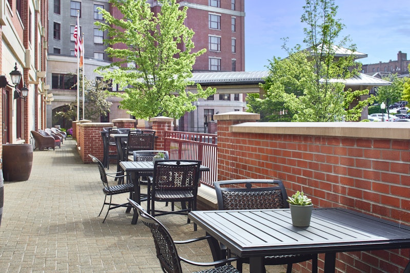 Hampton Inn Suites Saratoga Springs Downtown 44/69
