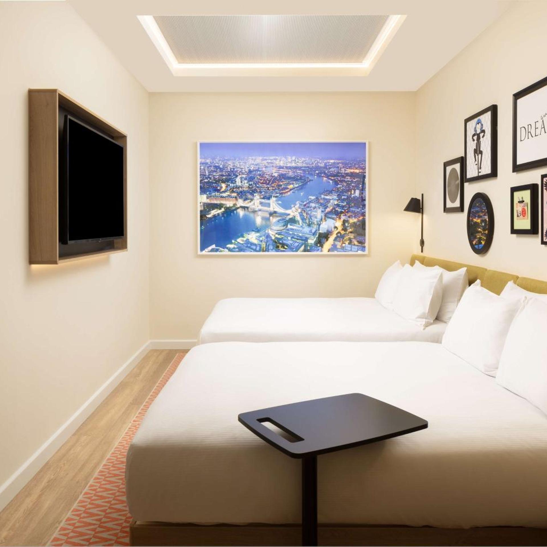 Room, King Bed, 2 Queen Beds, No Window