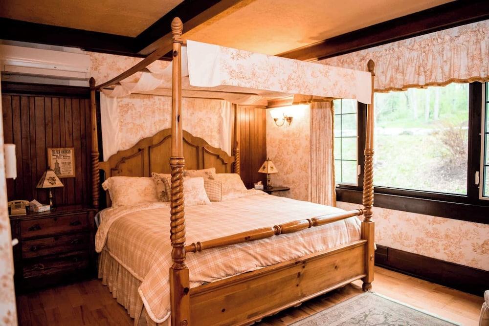 Springside Inn 8/44