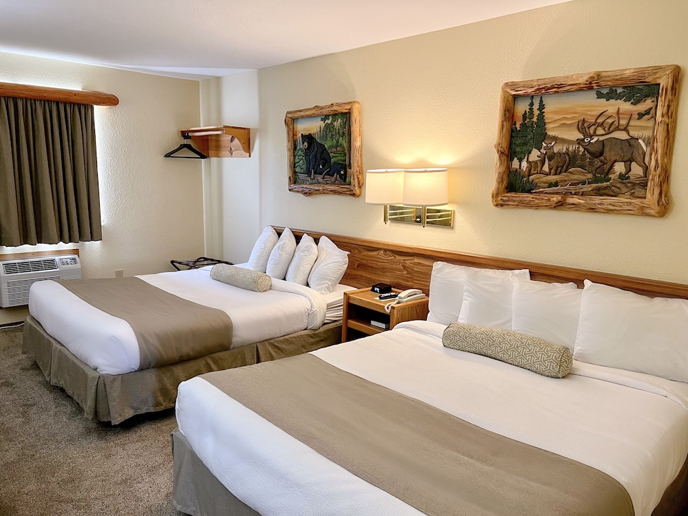 Beartooth Hideaway Inn and Cabins 26/56