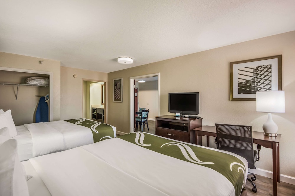 Quality Inn & Suites Quincy - Downtown 11/45