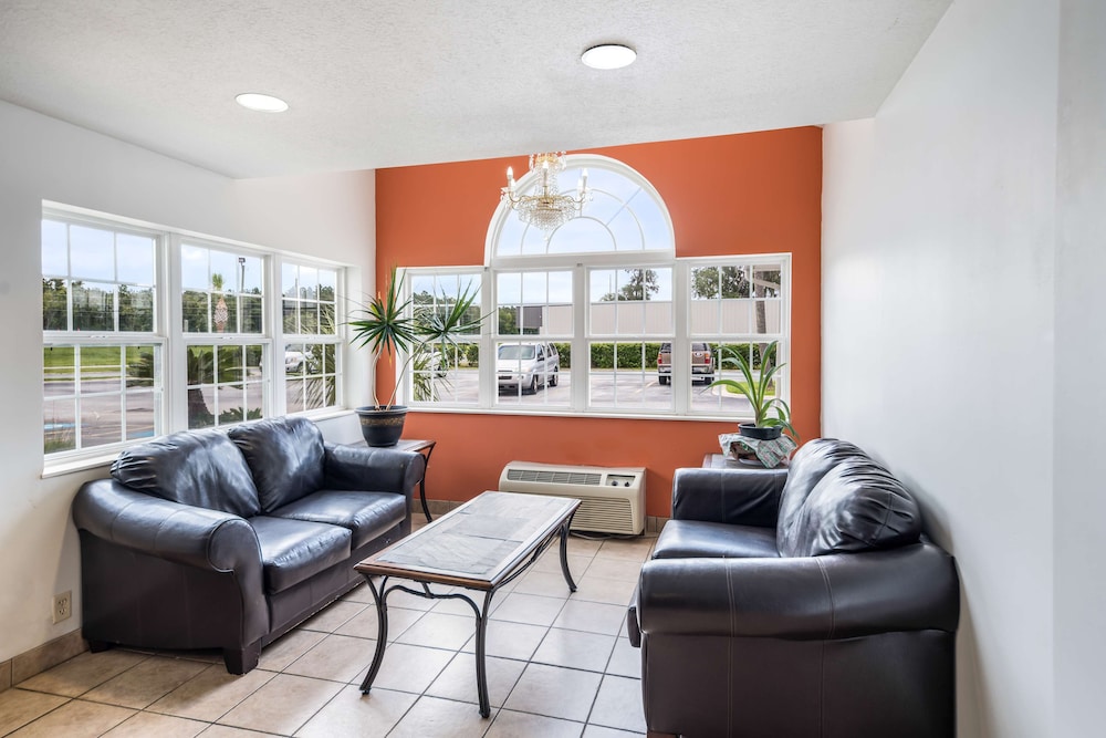 Golden Isles Inn & Suites Brunswick South 29/38
