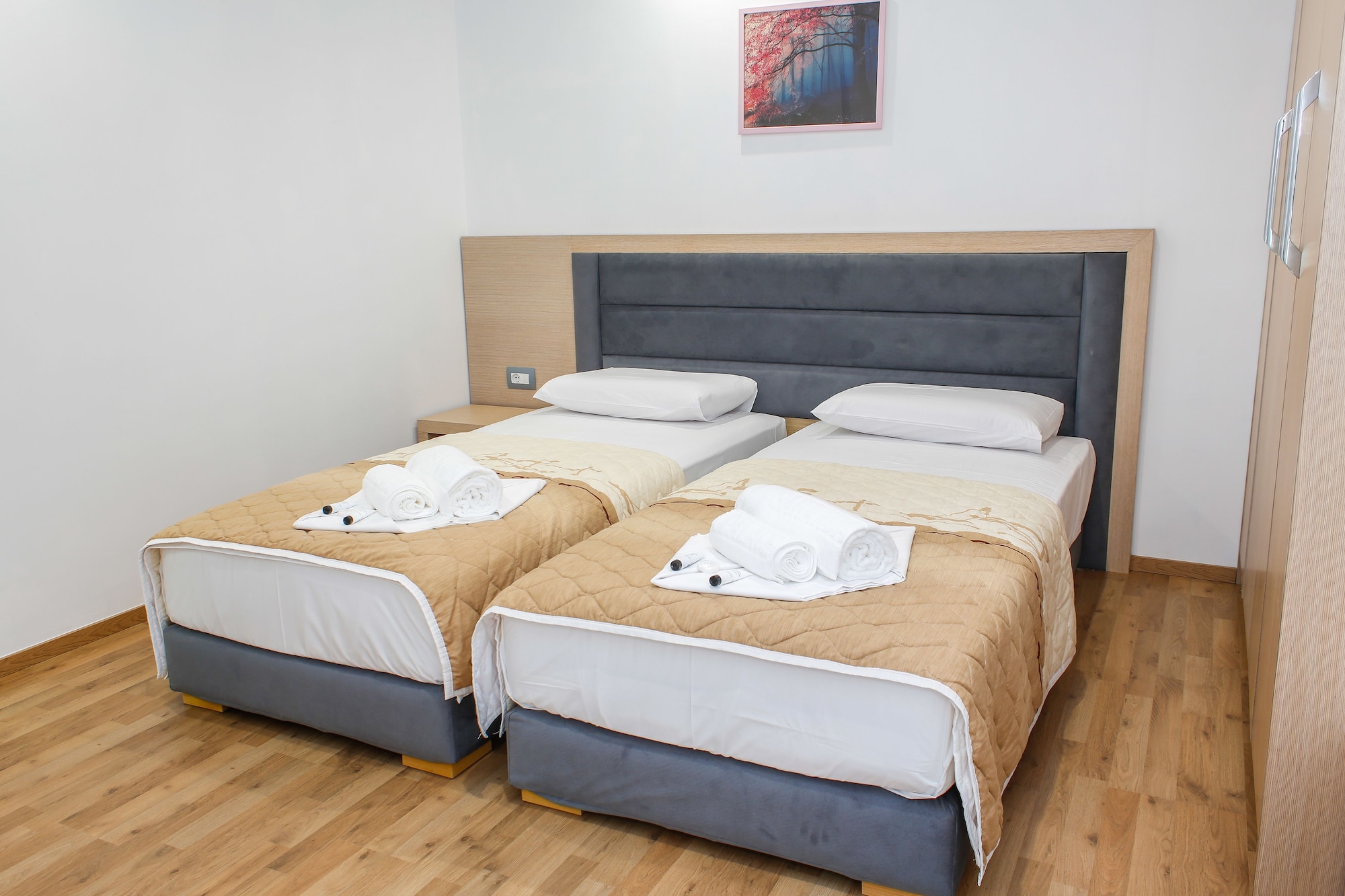 2 BEDROOMS, FAMILY, QUEEN AND TWIN BEDS, SEA VIEW, BALCONY