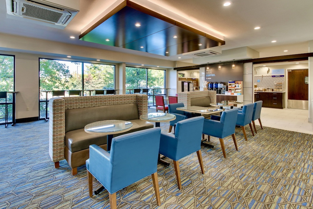 Holiday Inn Express Fishkill-Mid Hudson Valley 53/71