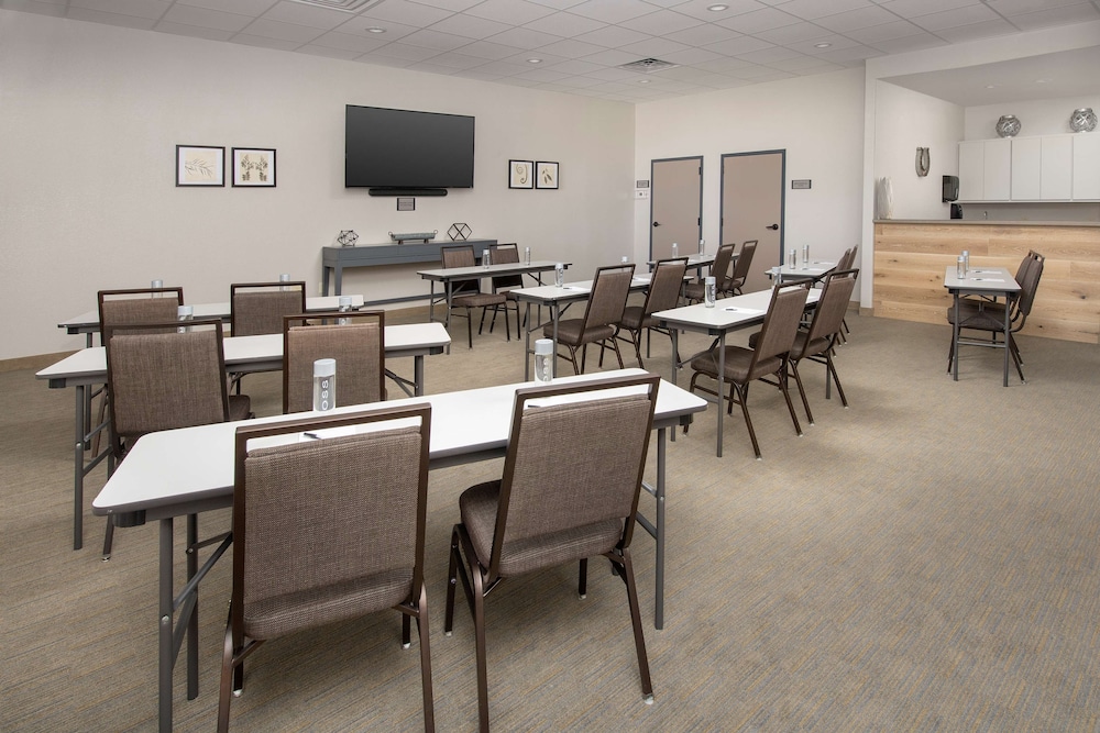 Country Inn & Suites by Radisson, Humble IAH East 27/31