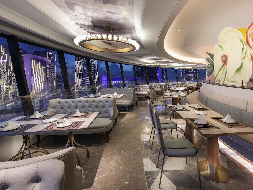 Mercure Chengdu Chunxi 48/65