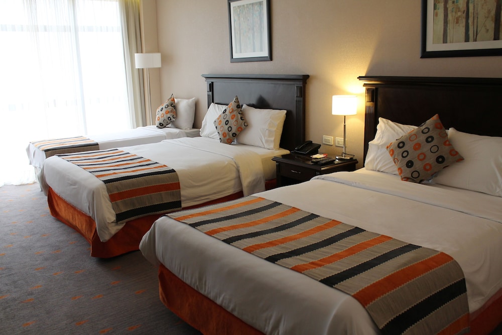 CARNAVAL HOTEL CASINO 13/52