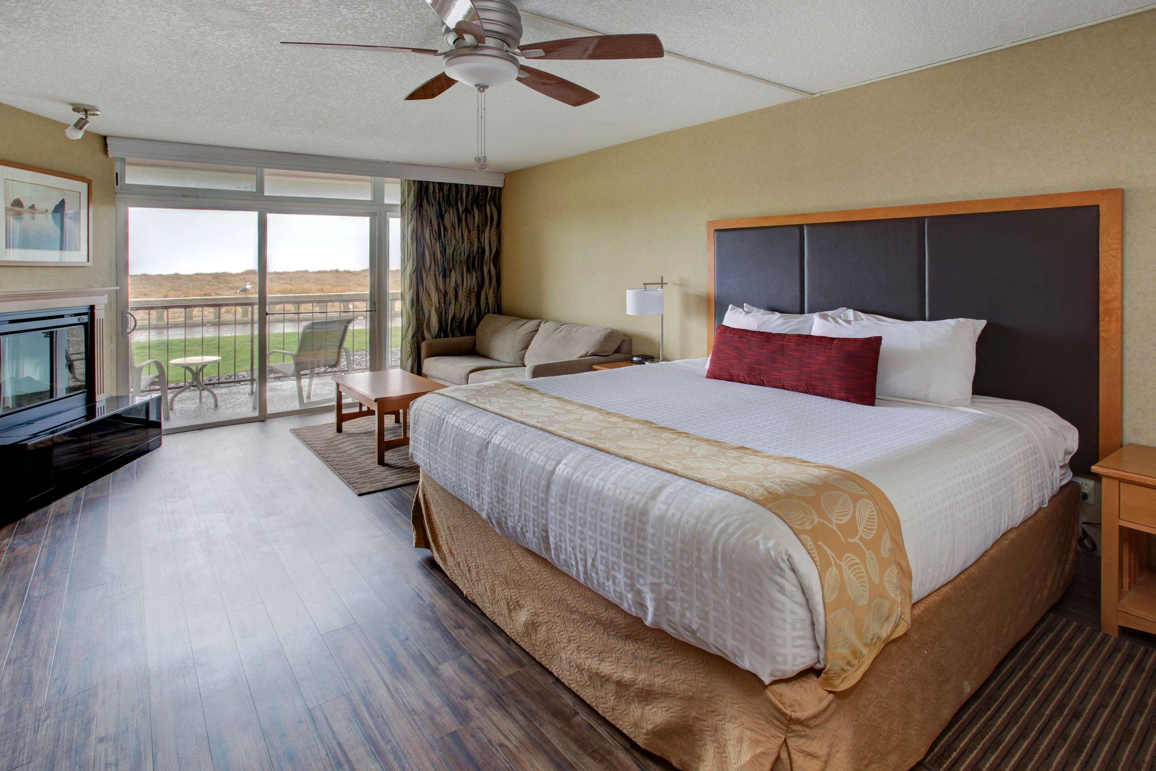 Room, King Bed, Ocean Front