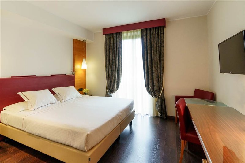 Red S Redaelli Hotel 12/66