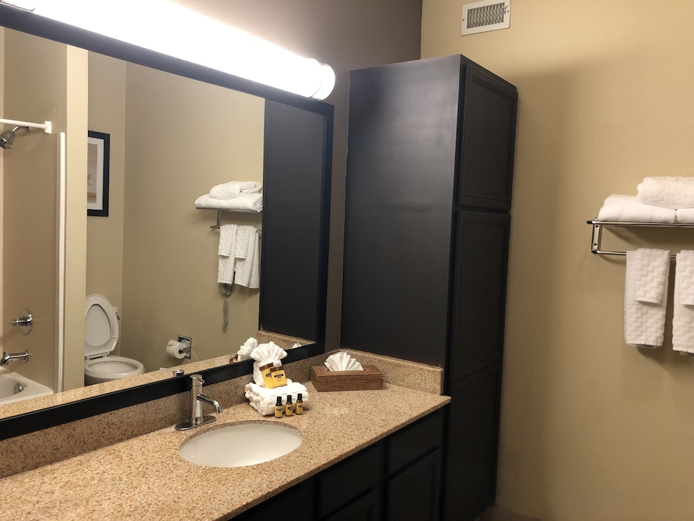 Best Western Plus Hill Country Suites 8/35