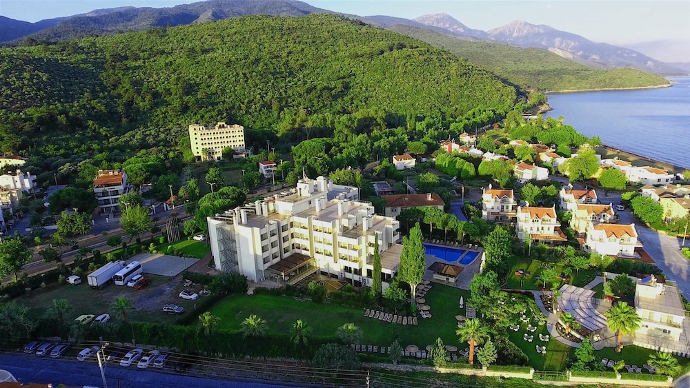 Akbulut Hotel 6/50