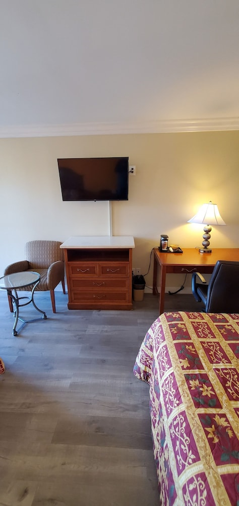 Anaheim National Inn 22/72