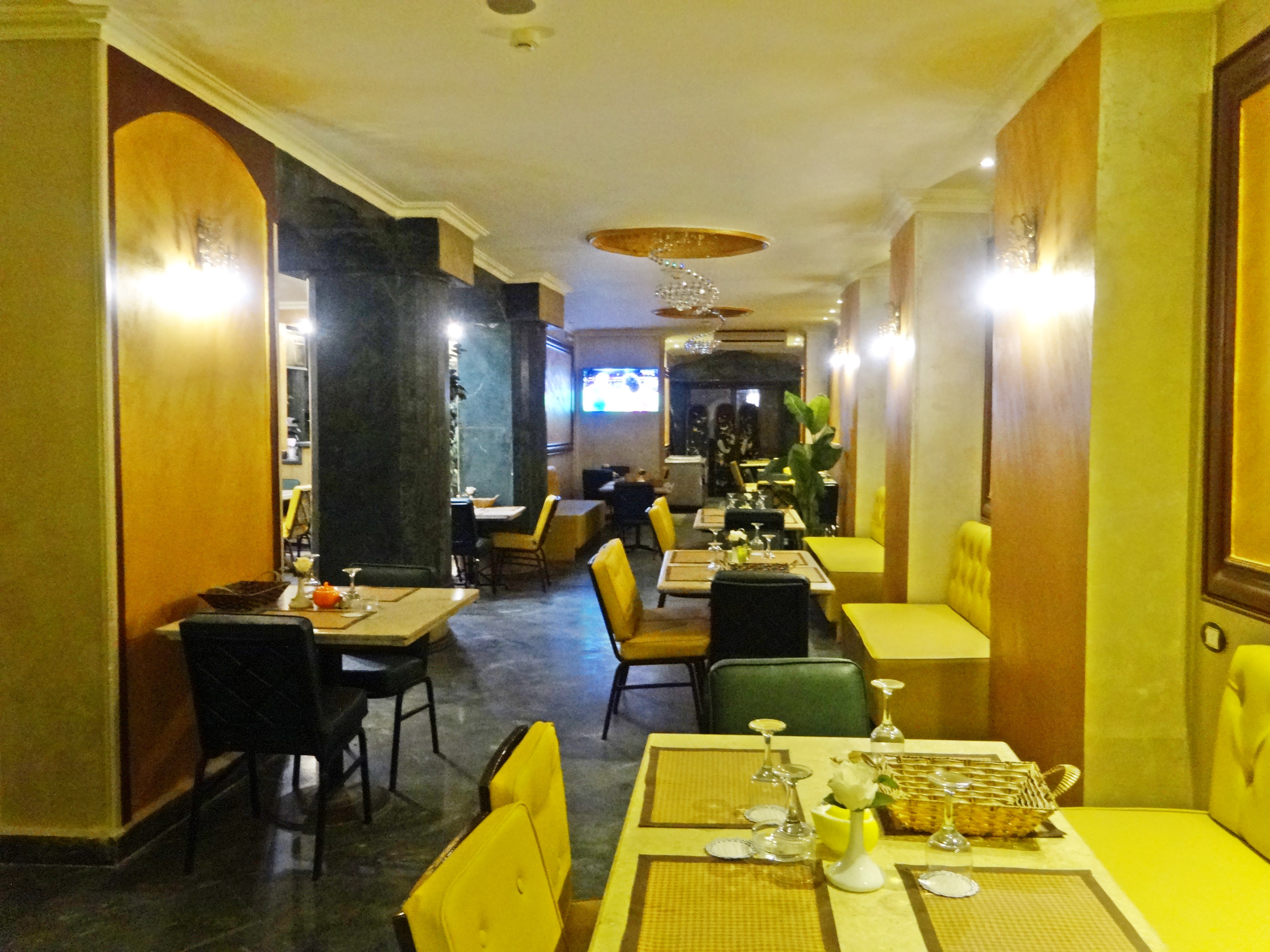 restaurant cafeteria