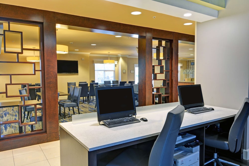 Embassy Suites Valencia 35/58
