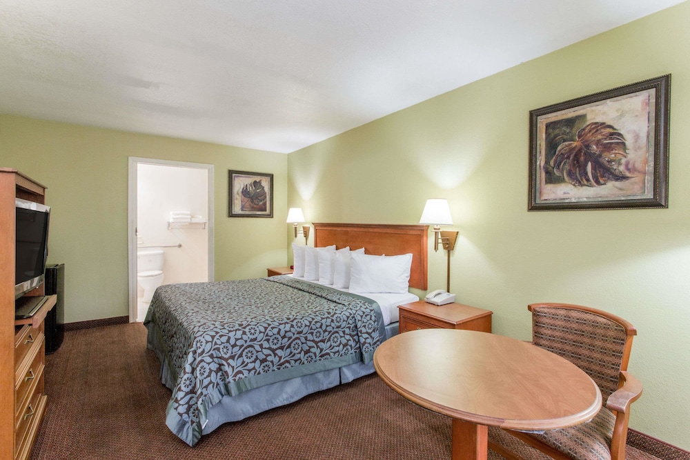 Days Inn By Wyndham Ormond Beach 2/16