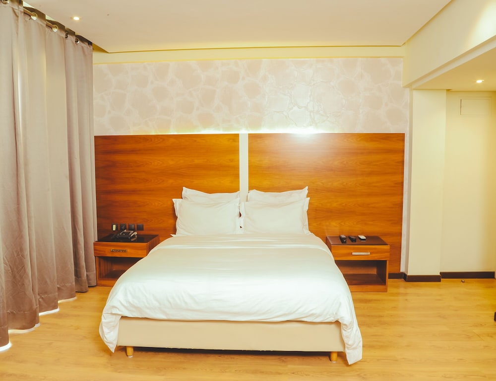 HOTEL PERCE NEIGE 9/22
