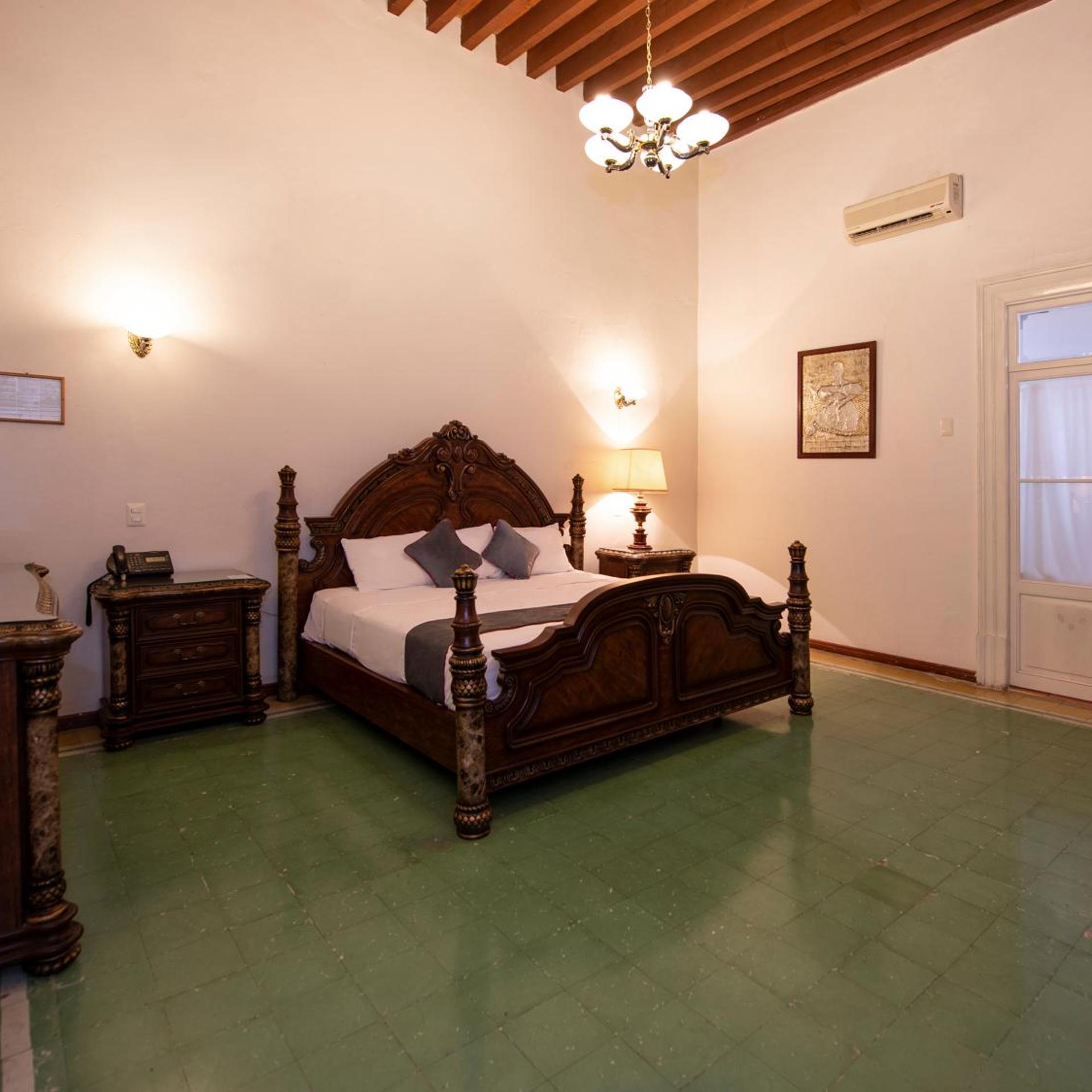 جناح بغرفتي نوم، Hotel Senorial 6/8