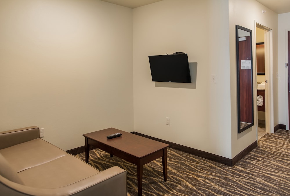 Cobblestone Hotel & Suites Janesville 21/38
