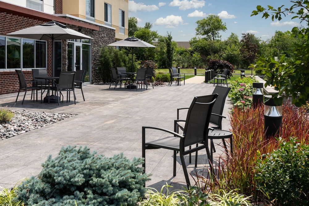 Fairfield Inn & Suites by Marriott Cleveland Tiedeman Road 21/26