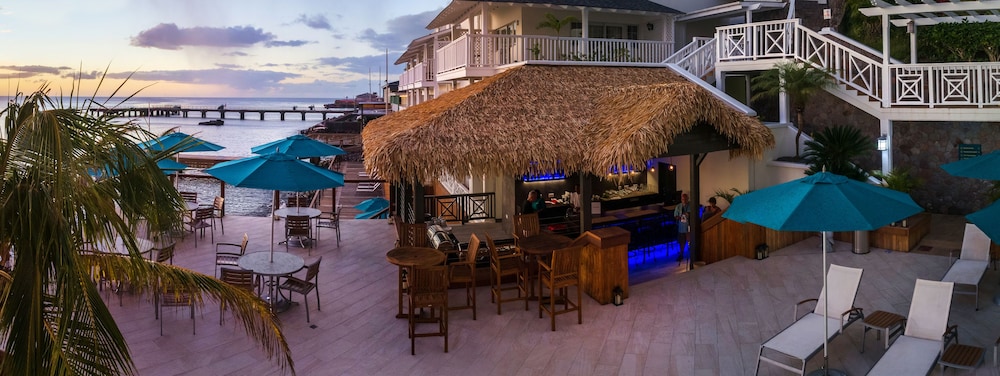 Fort Young Hotel 66/76