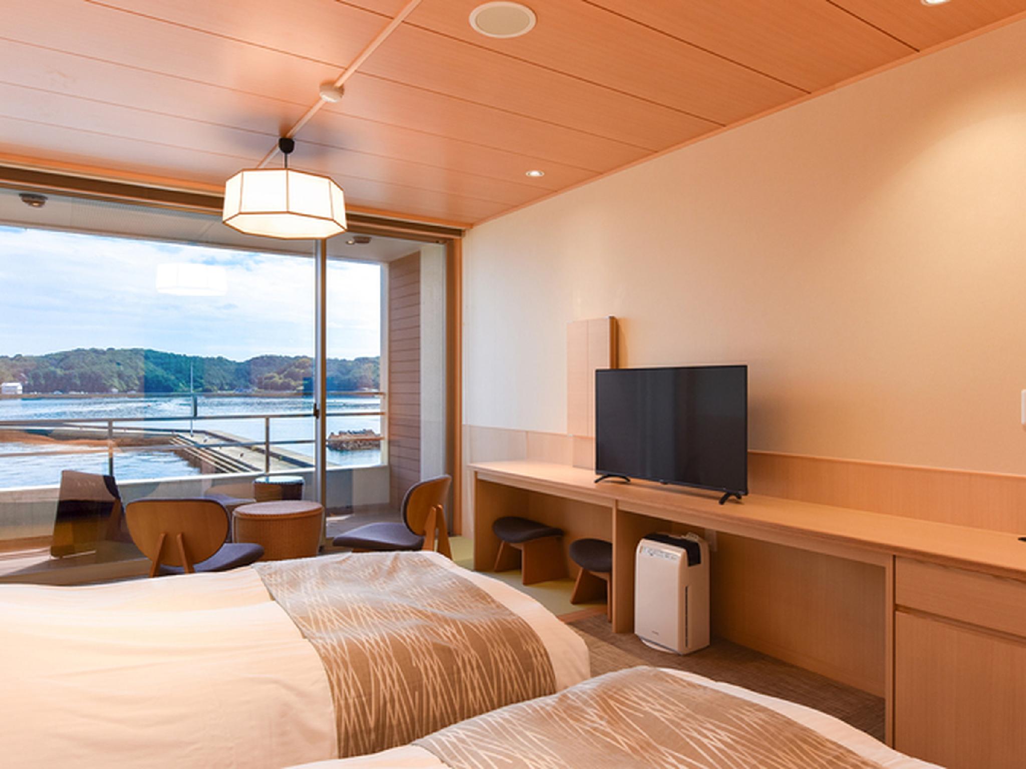Room, Twin Beds, Side Ocean View, Balcony