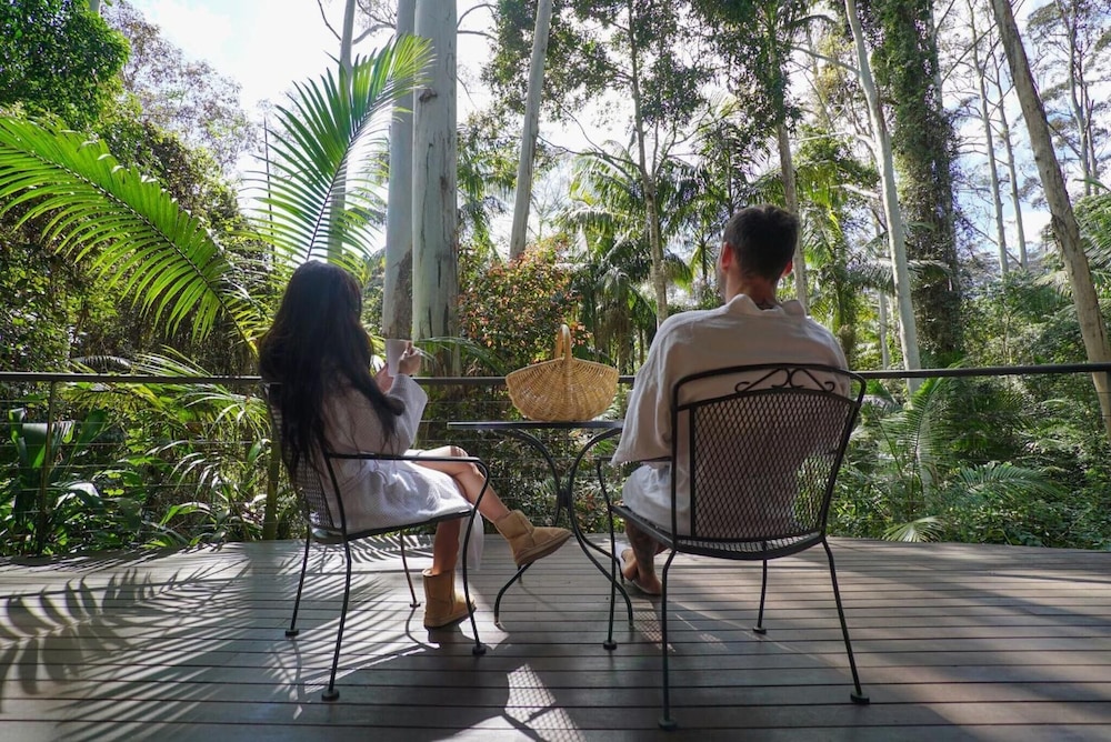 PETHERS RAINFOREST RETREAT 17/50