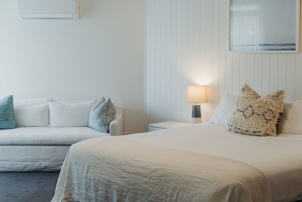Bannisters Port Stephens 20/72