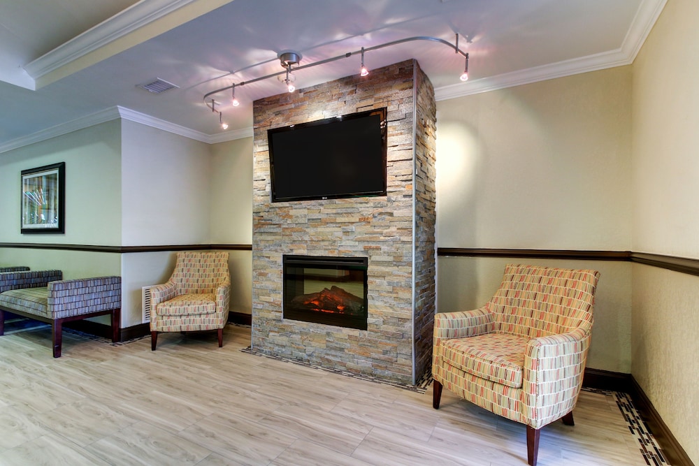 Holiday Inn Express Hotel Suites Live Oak 51/71