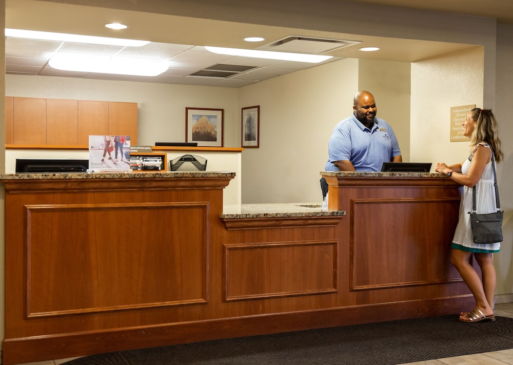 Candlewood Suites La Crosse 10/41