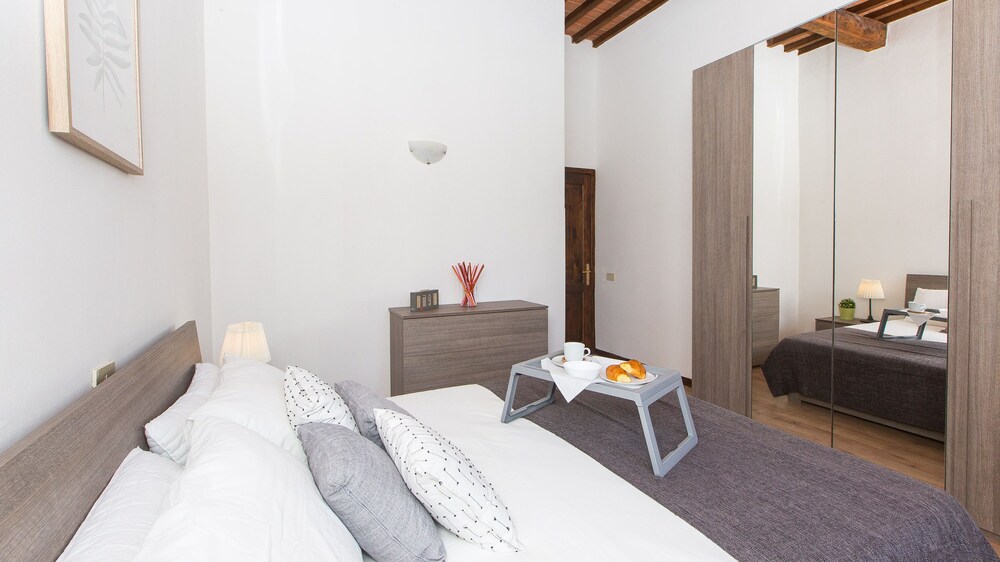 Rental In Rome Rosselli Palace Deluxe 3 Apartment 12/50