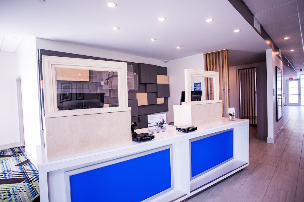 Holiday Inn Express & Suites Rehoboth Beach 7/51