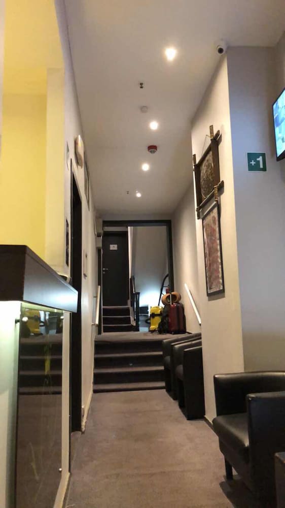 Royal Hotel Brussels 24/39