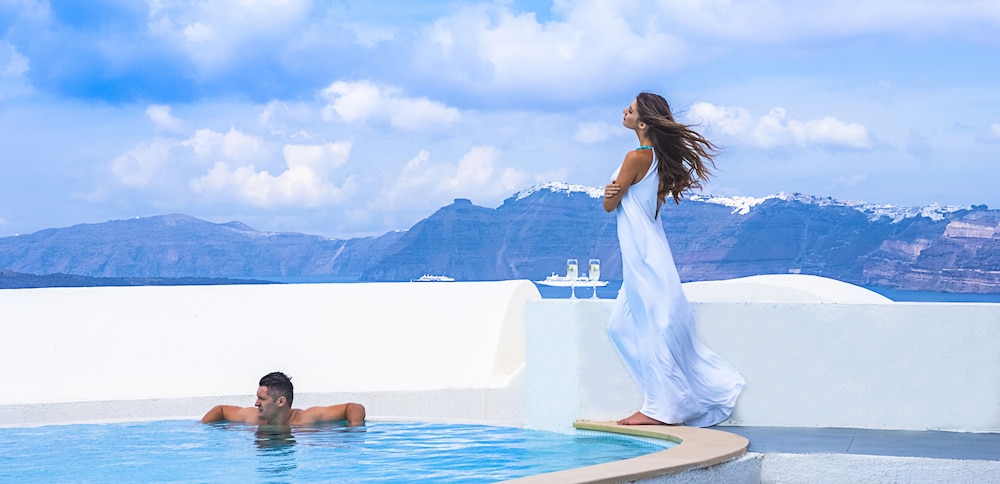 Grand Ambassador Santorini Hotel 76/78