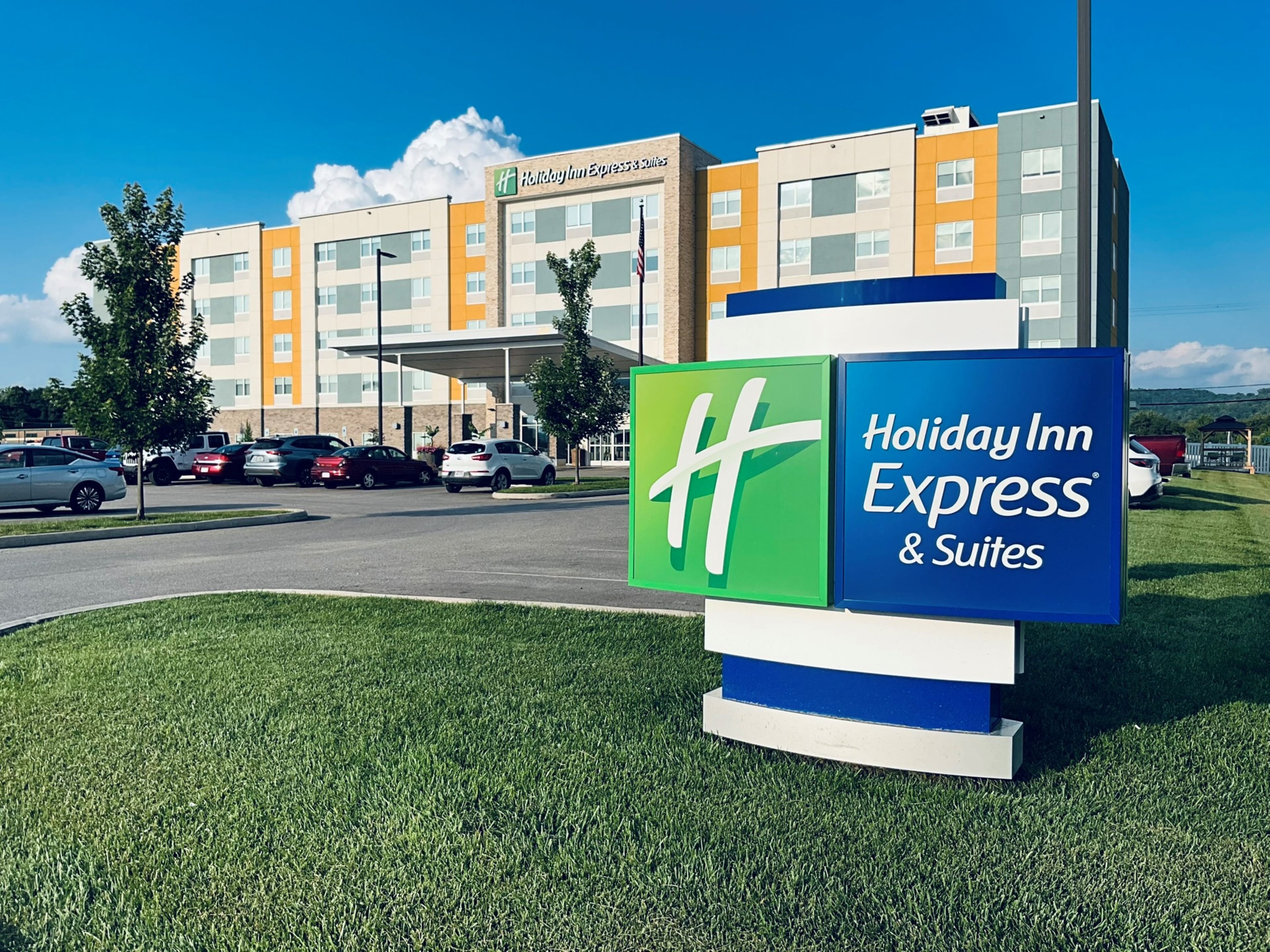 Holiday Inn Express And Suites Moundsville 56/61