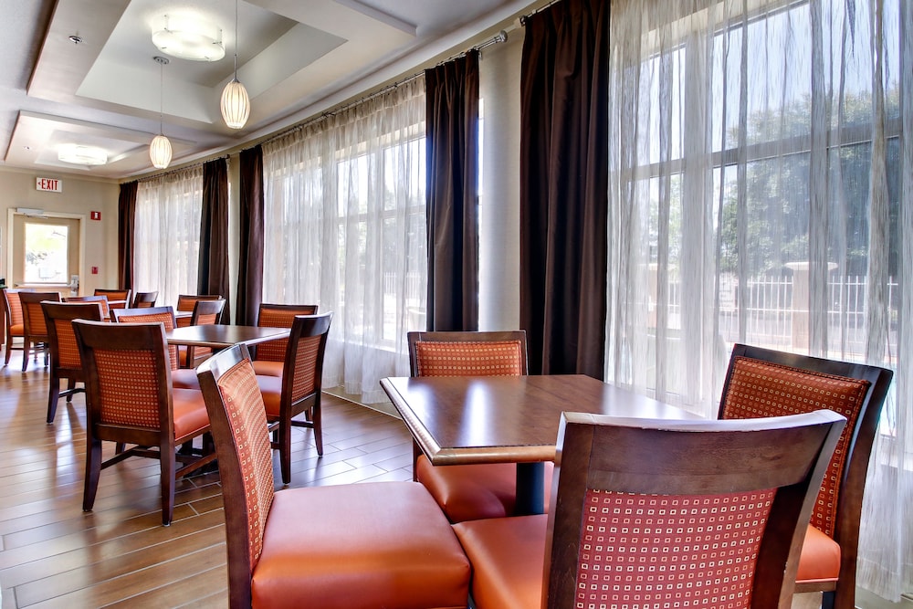 Holiday Inn Express Suites Jacksonville South I 295 61/73