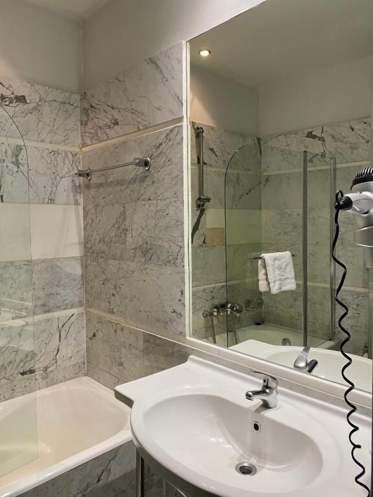 Art Hotel Athens 46/50