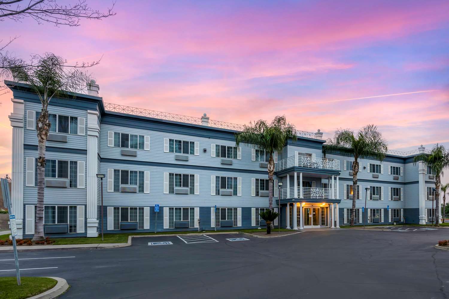 Best Western Colonial Inn 1/14