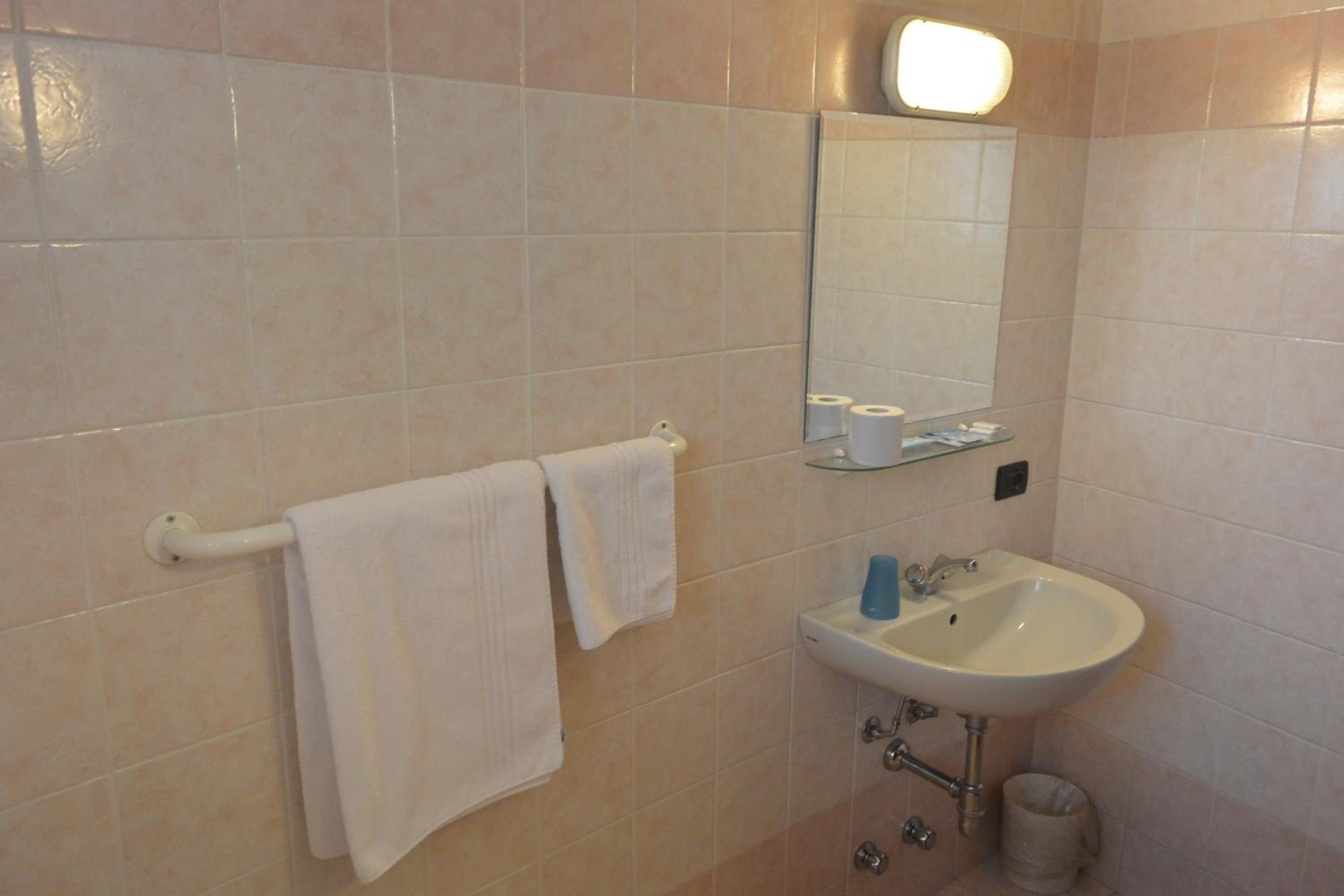 غرفة بسرير مزدوج أو سريرين منفصلين، Hotel Nuovo Milan 10/10