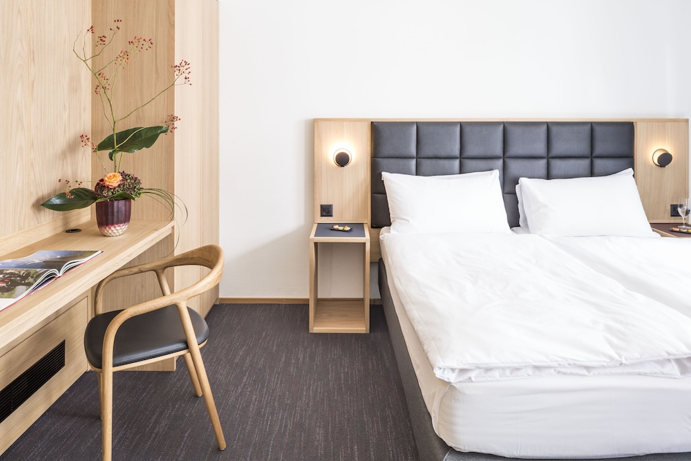 HOTEL BASEL 16/50
