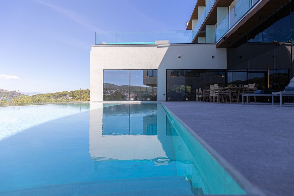 Marinus Beach Hotel 35/56