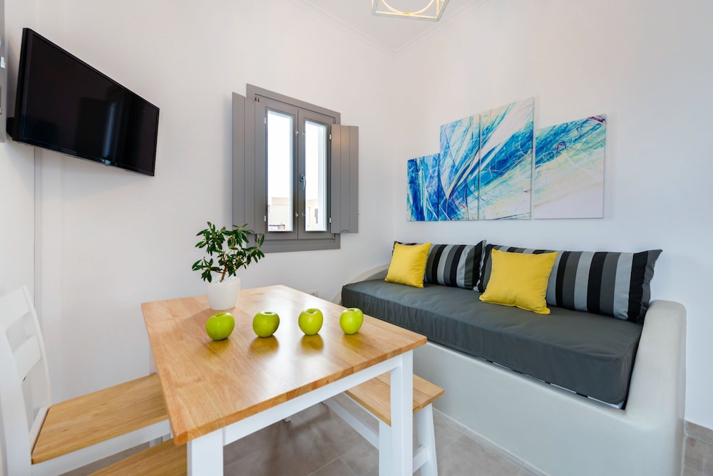 White Harmony Suites 46/69