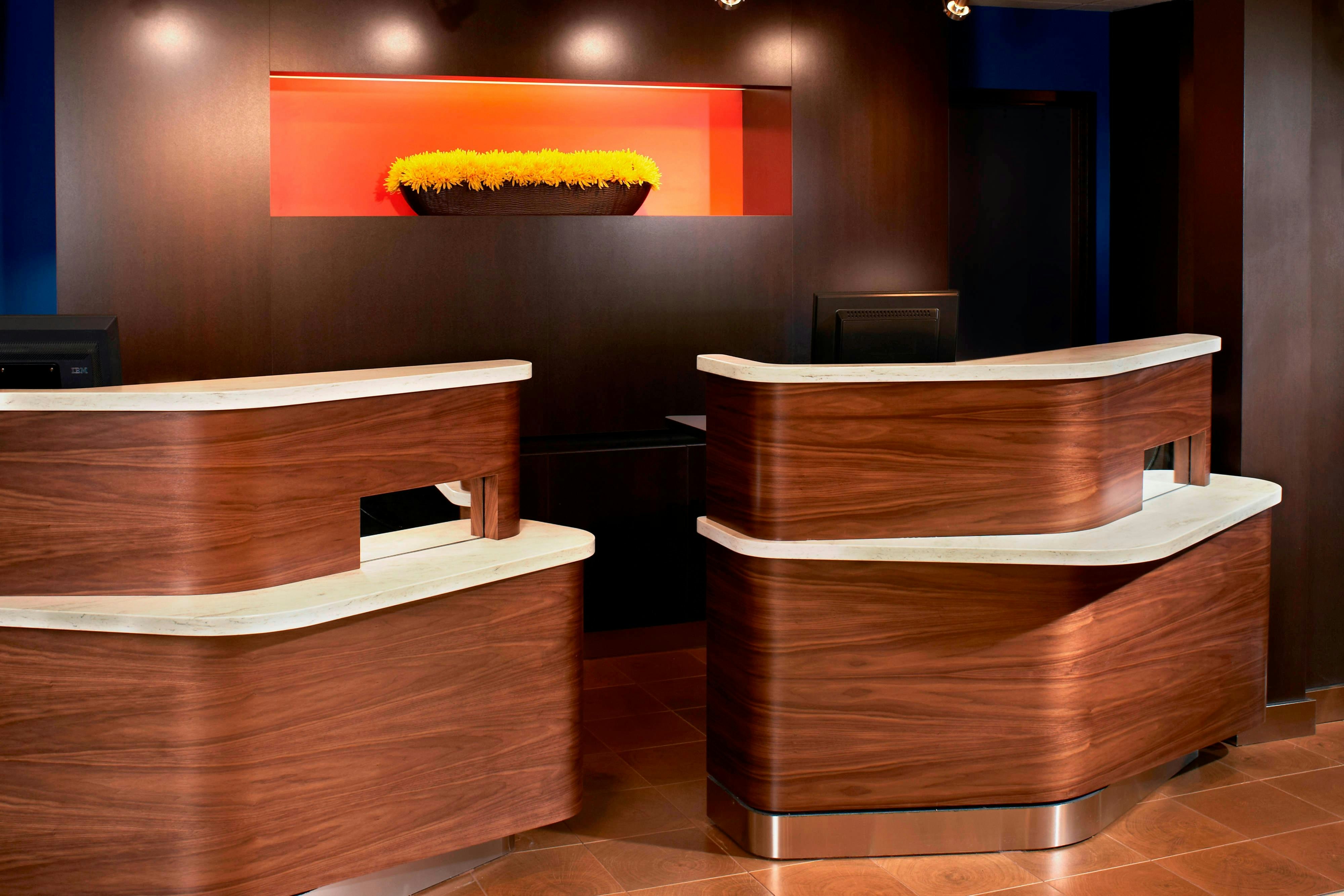 Lobby at Courtyard Cleveland Airport North, NORTH OLMSTED - OH